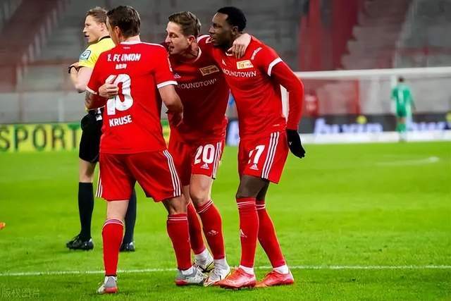 中国女篮和三人女篮共18人获体育运动荣誉奖章